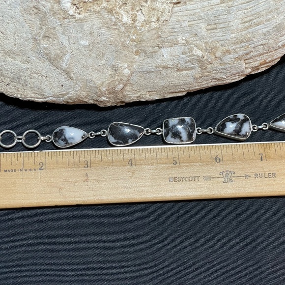 SOLD…..Black White Buffalo Stone link Bracelet - Picture 4 of 4